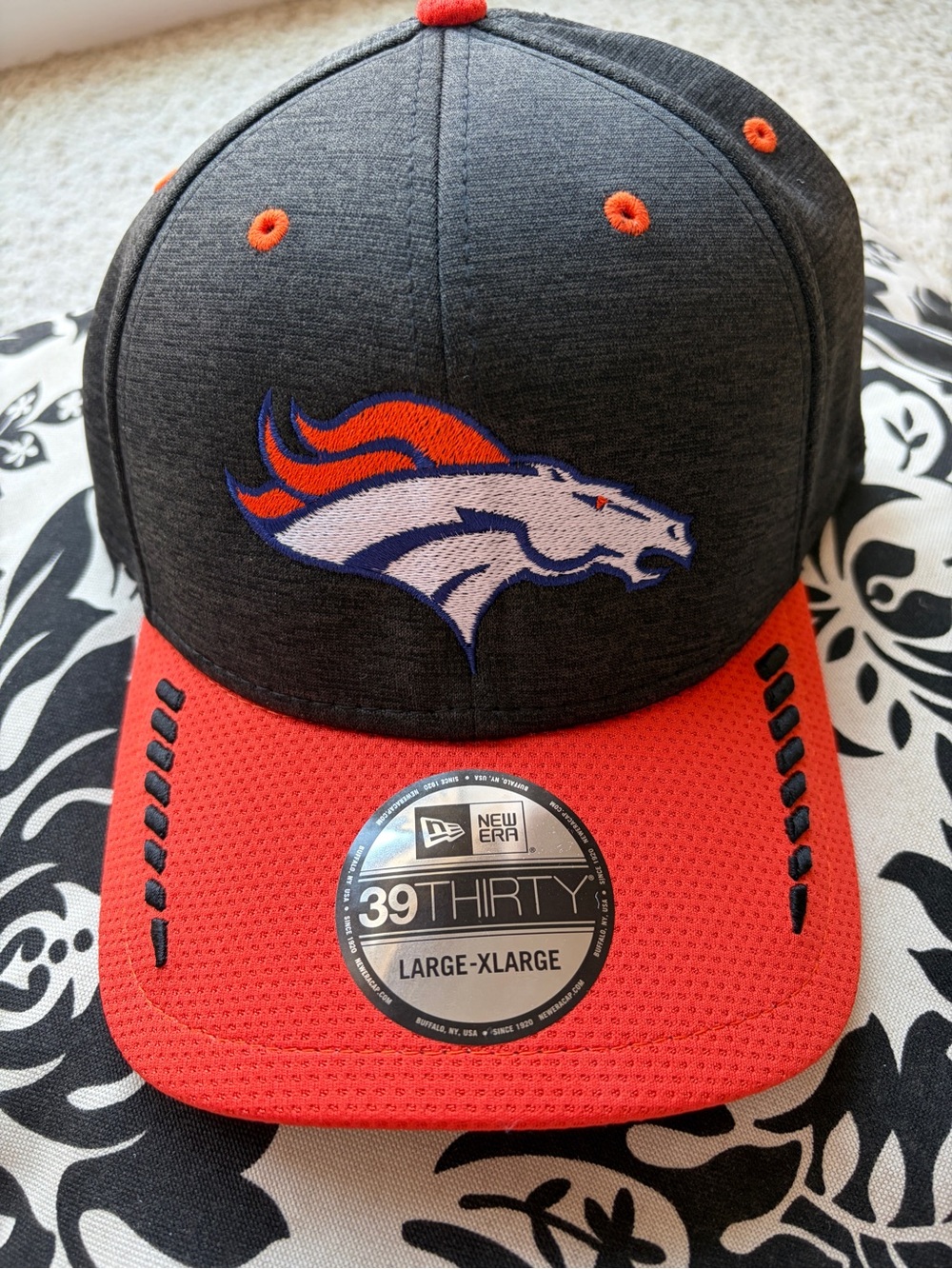 NWT New Era 39THIRTY Denver Broncos Hat L/XL Stretch Fit Football Y18